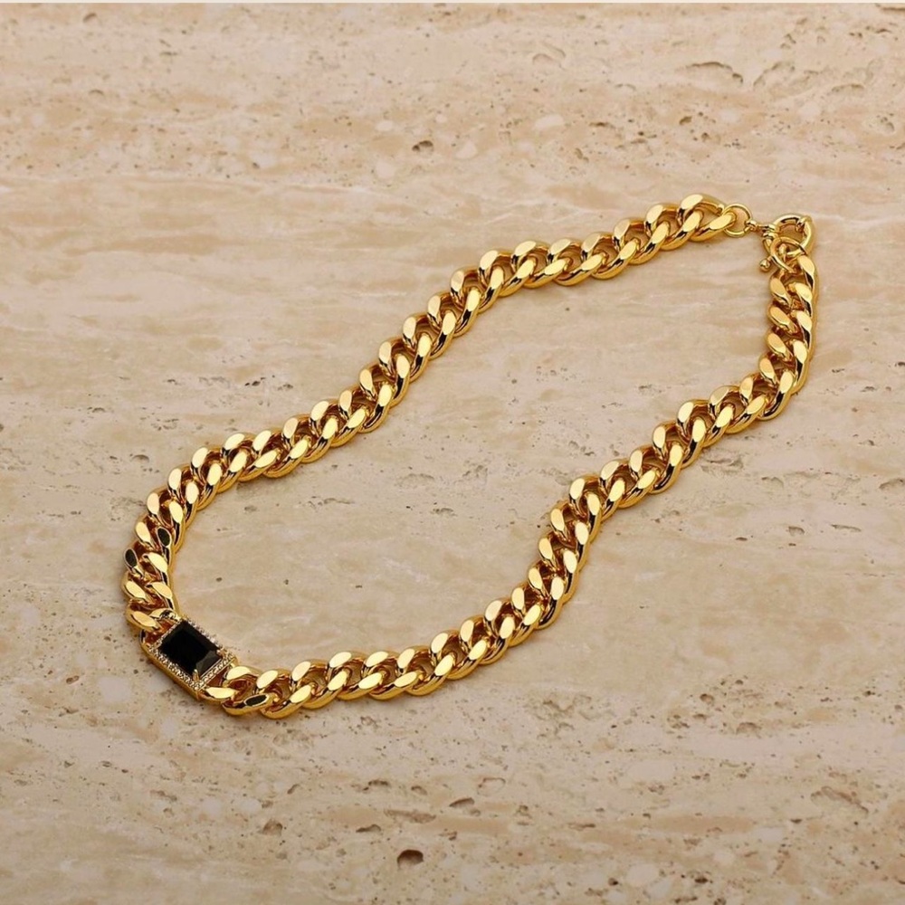 Elegant Gold Chain Necklace with Black Accent